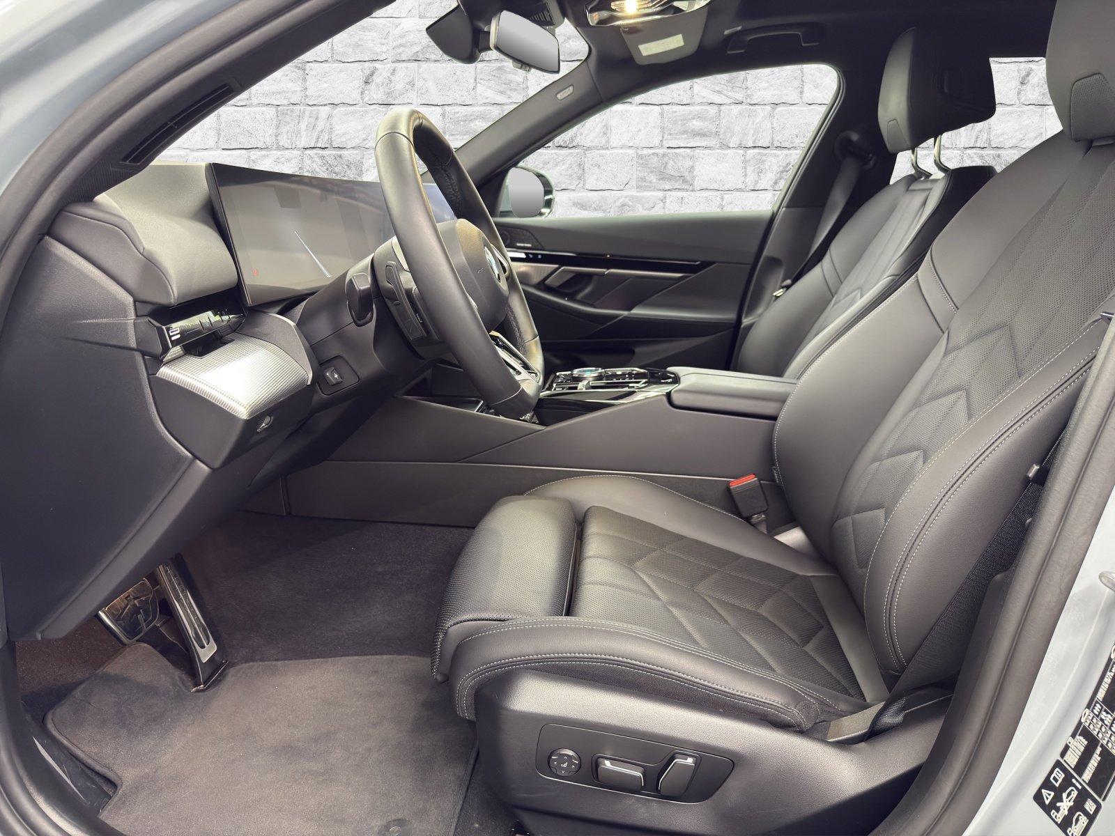 BMW 520d xDrive Touring M Sport-image-6
