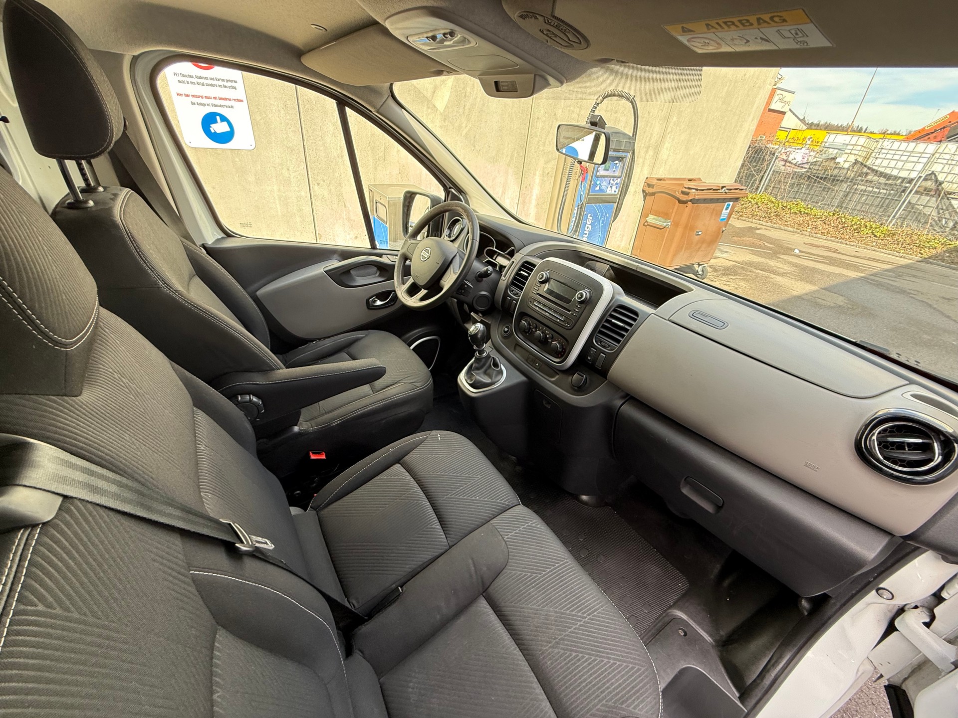 NISSAN NV300 dCi 120 2.9 L2H1 Pro *Aus 1st.Erster CH Hand *Frisch ab MFK *AC *Lange Version *Ausrüstung mit Schubladen-image-15
