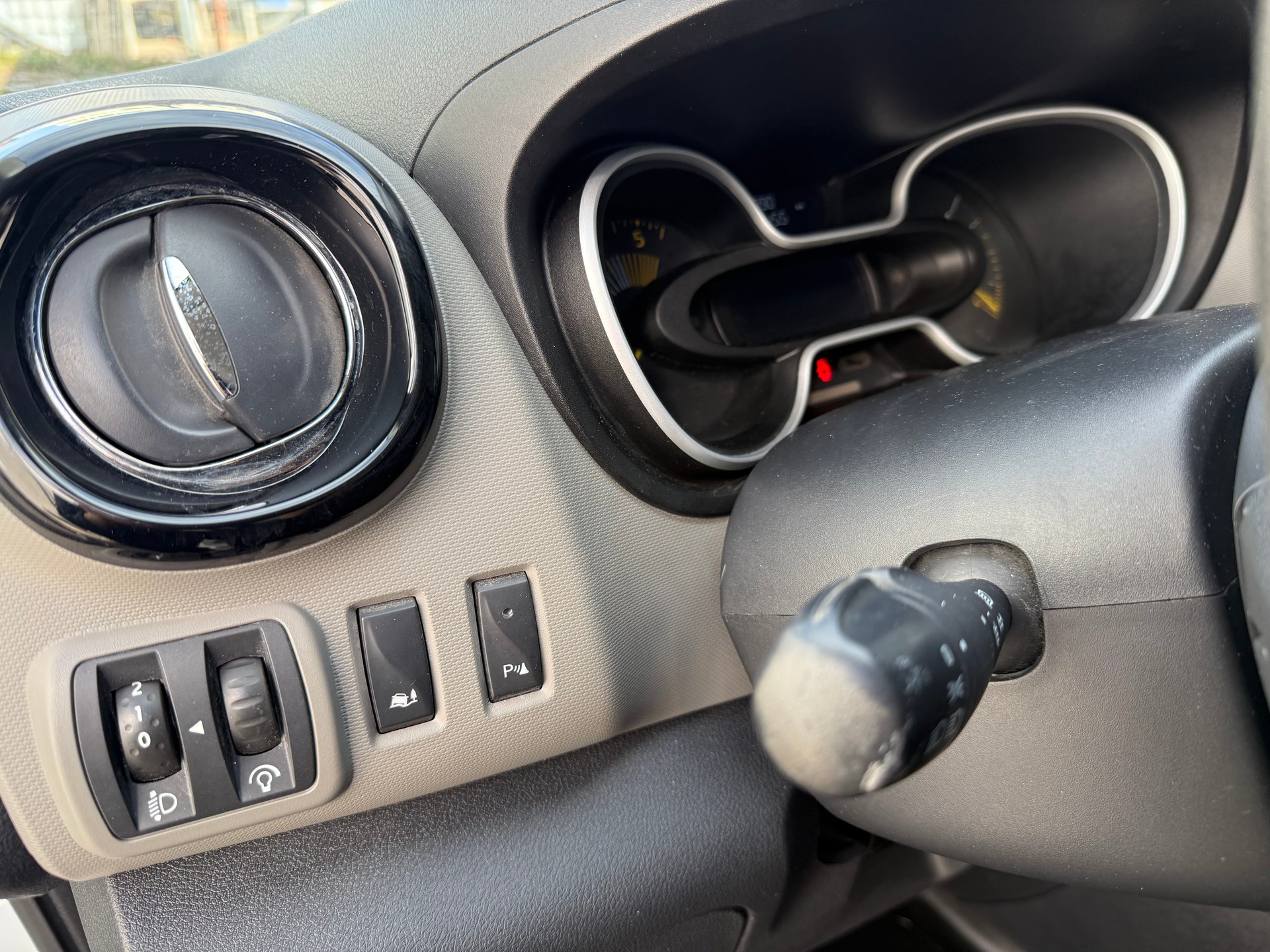 NISSAN NV300 dCi 120 2.9 L2H1 Pro *Aus 1st.Erster CH Hand *Frisch ab MFK *AC *Lange Version *Ausrüstung mit Schubladen-image-11