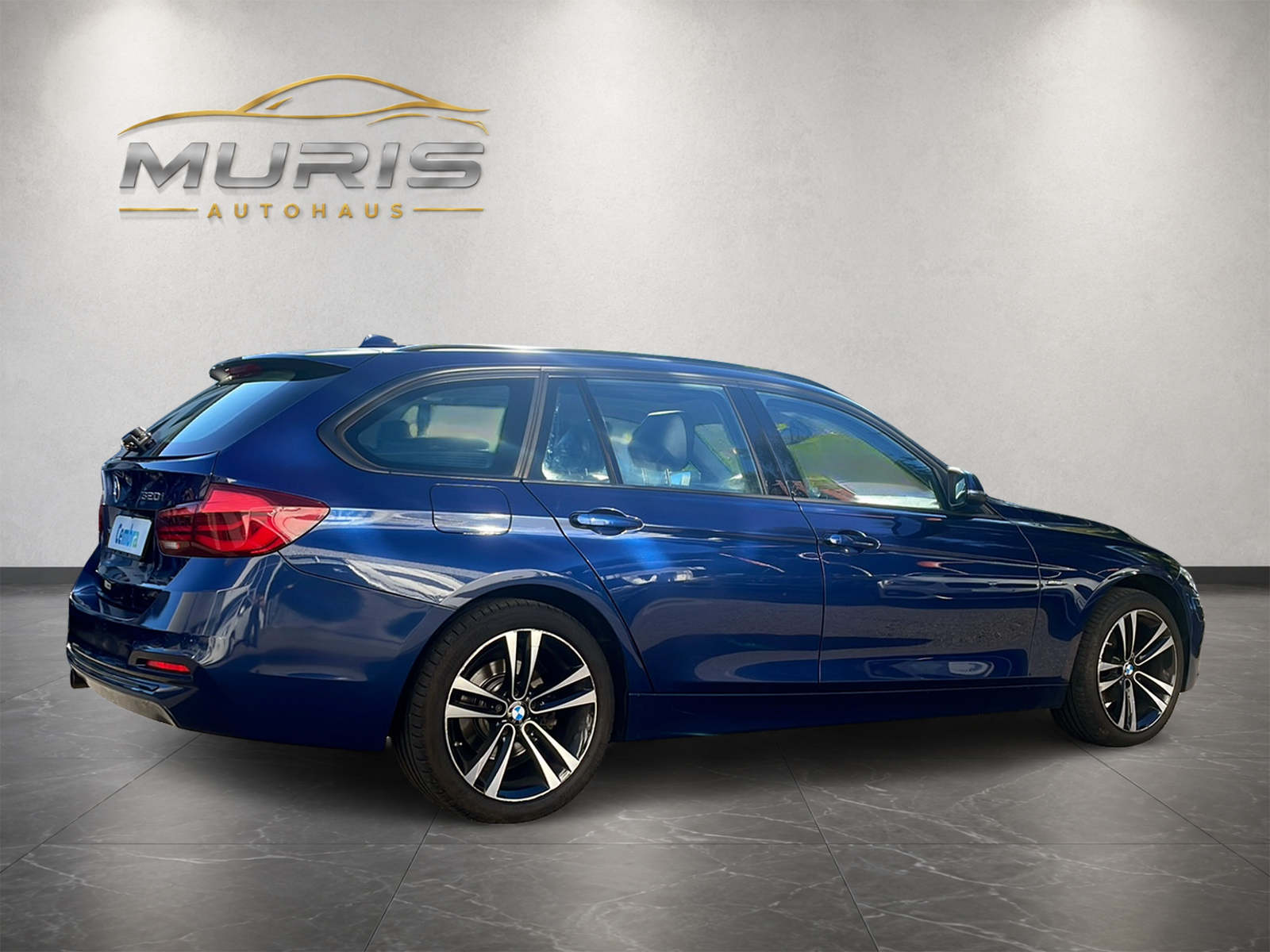 BMW 320i xDrive Touring Edition Sport Line Steptronic-image-4