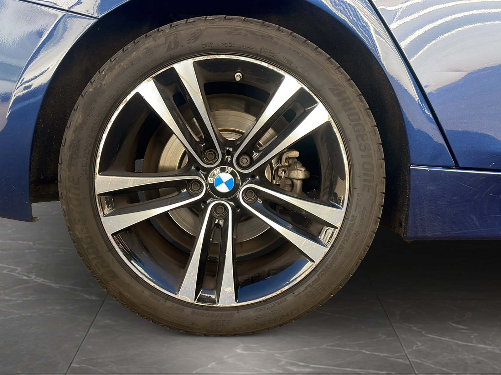 BMW 320i xDrive Touring Edition Sport Line Steptronic-image-8
