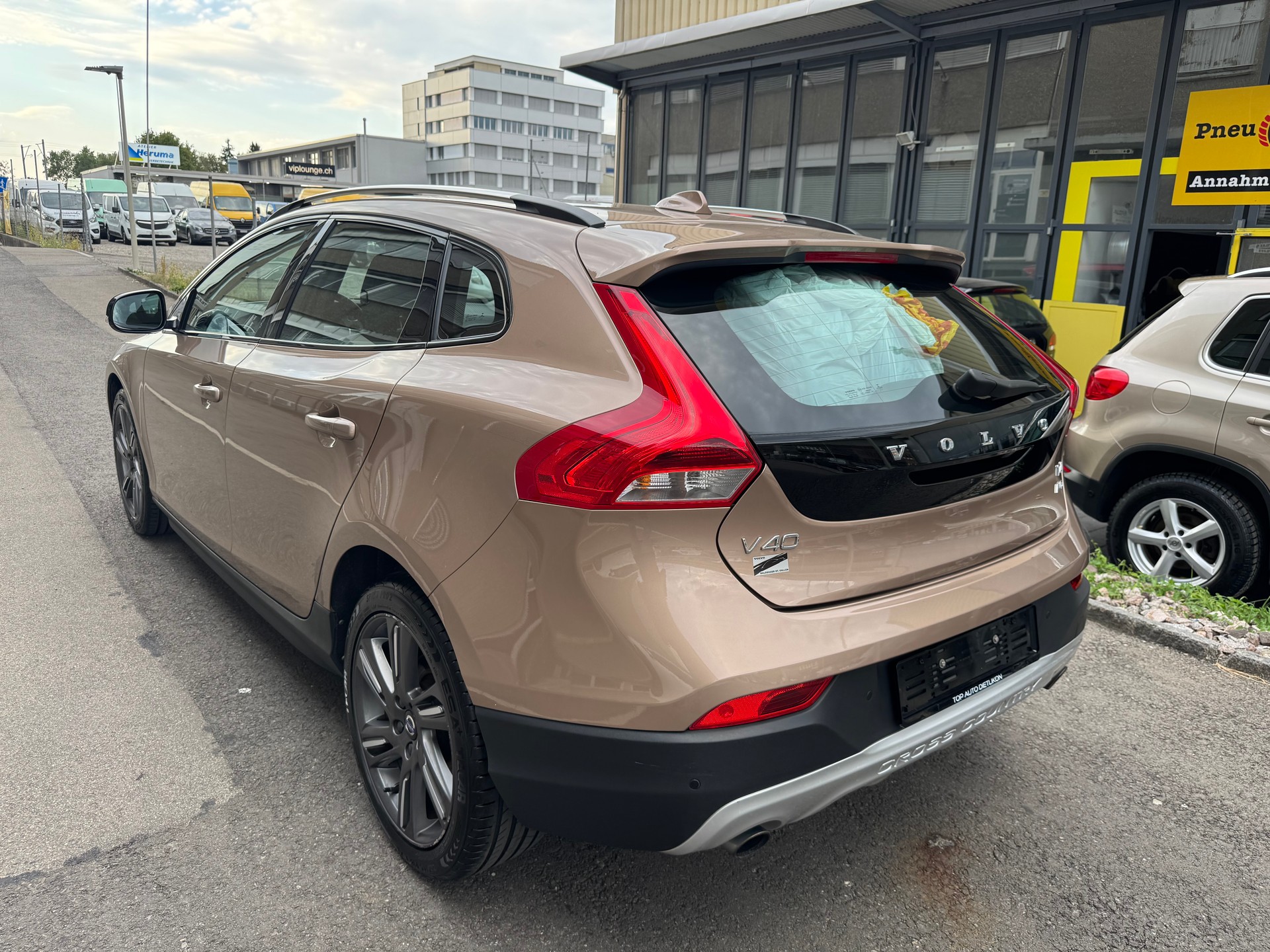 VOLVO V40 Cross Country T4 AWD Summum Geartronic-image-3
