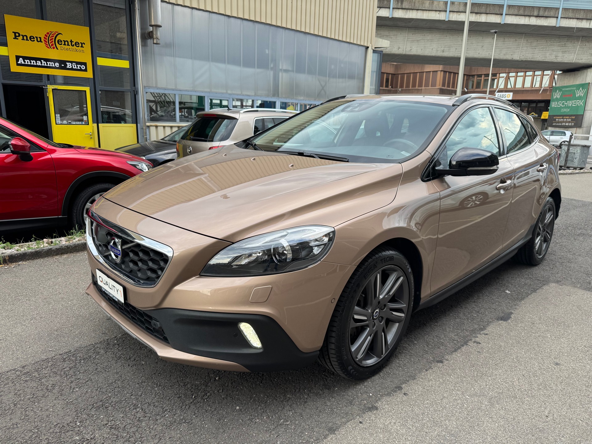 VOLVO V40 Cross Country T4 AWD Summum Geartronic-image-0