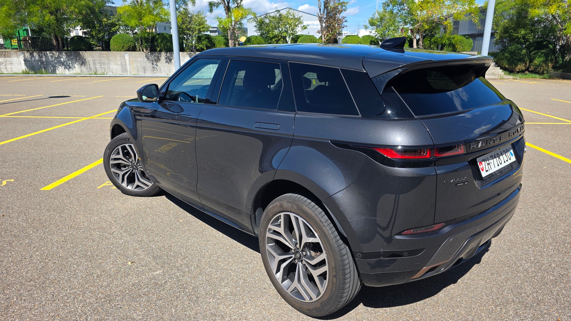 LAND ROVER 2.0 T 250 R-Dynamic SE-image-2