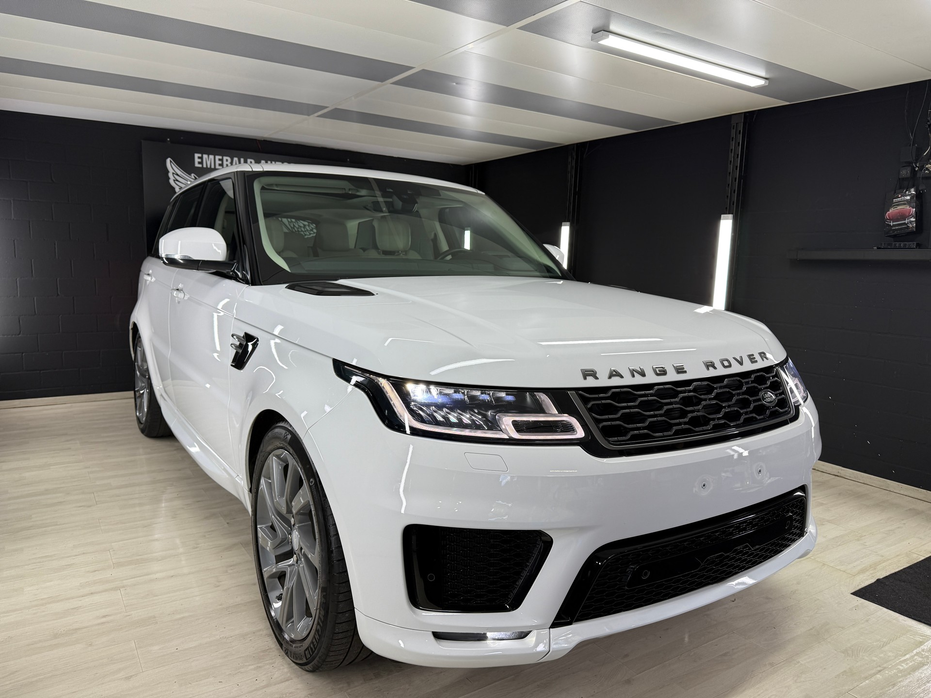 LAND ROVER Range Rover Sport 3.0 SDV6 HSE Automatic-image-0