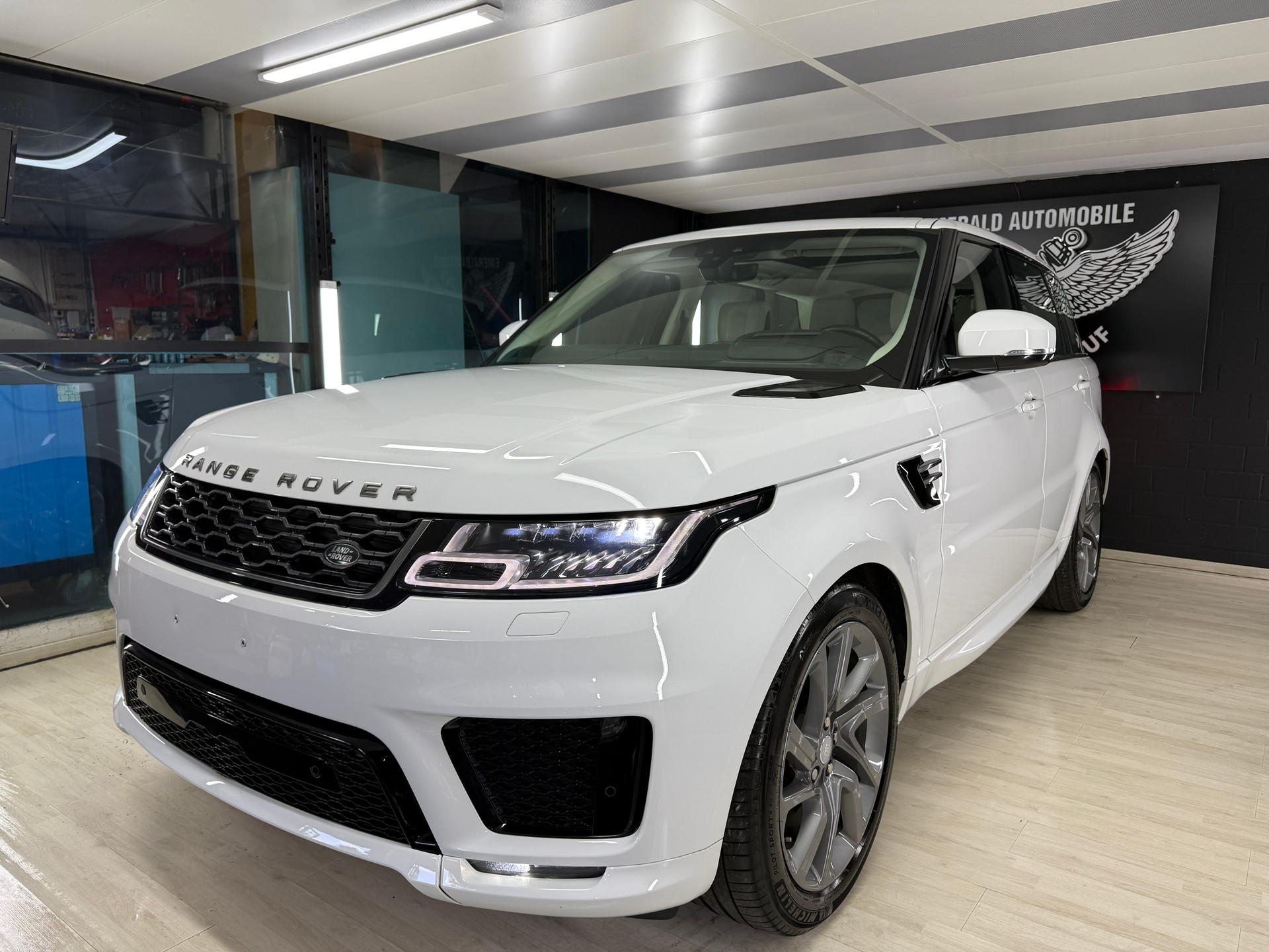 LAND ROVER Range Rover Sport 3.0 SDV6 HSE Automatic-image-2