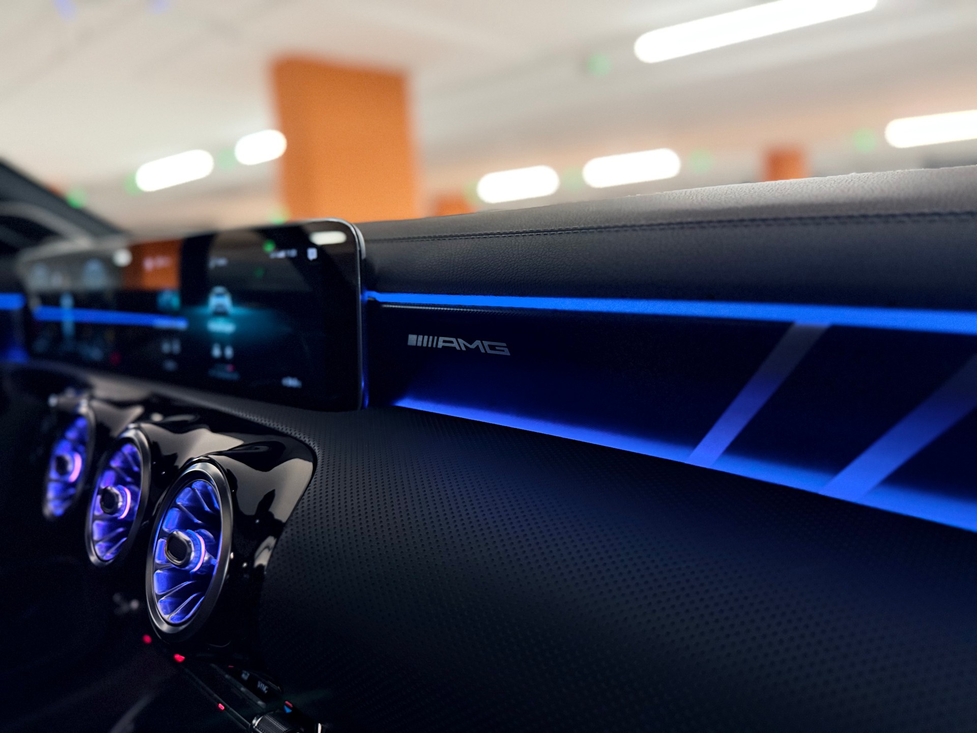 MERCEDES-BENZ CLA Shooting Brake 45 S AMG 4Matic+ 8G-DCT-image-15