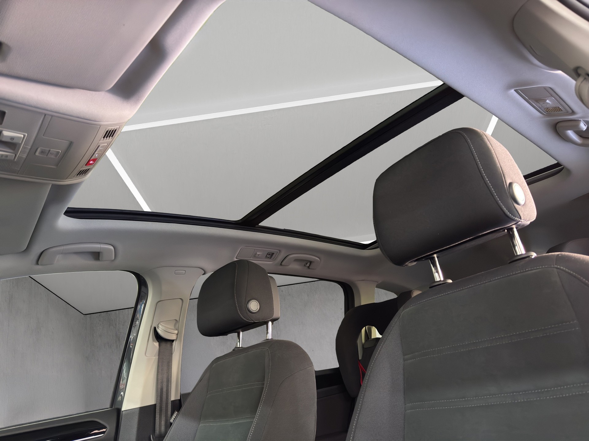 VW Touran 1.5 TSI EVO Highline 7-Pl. DSG "Kindersitze integriert-Pano-AHK"-image-8