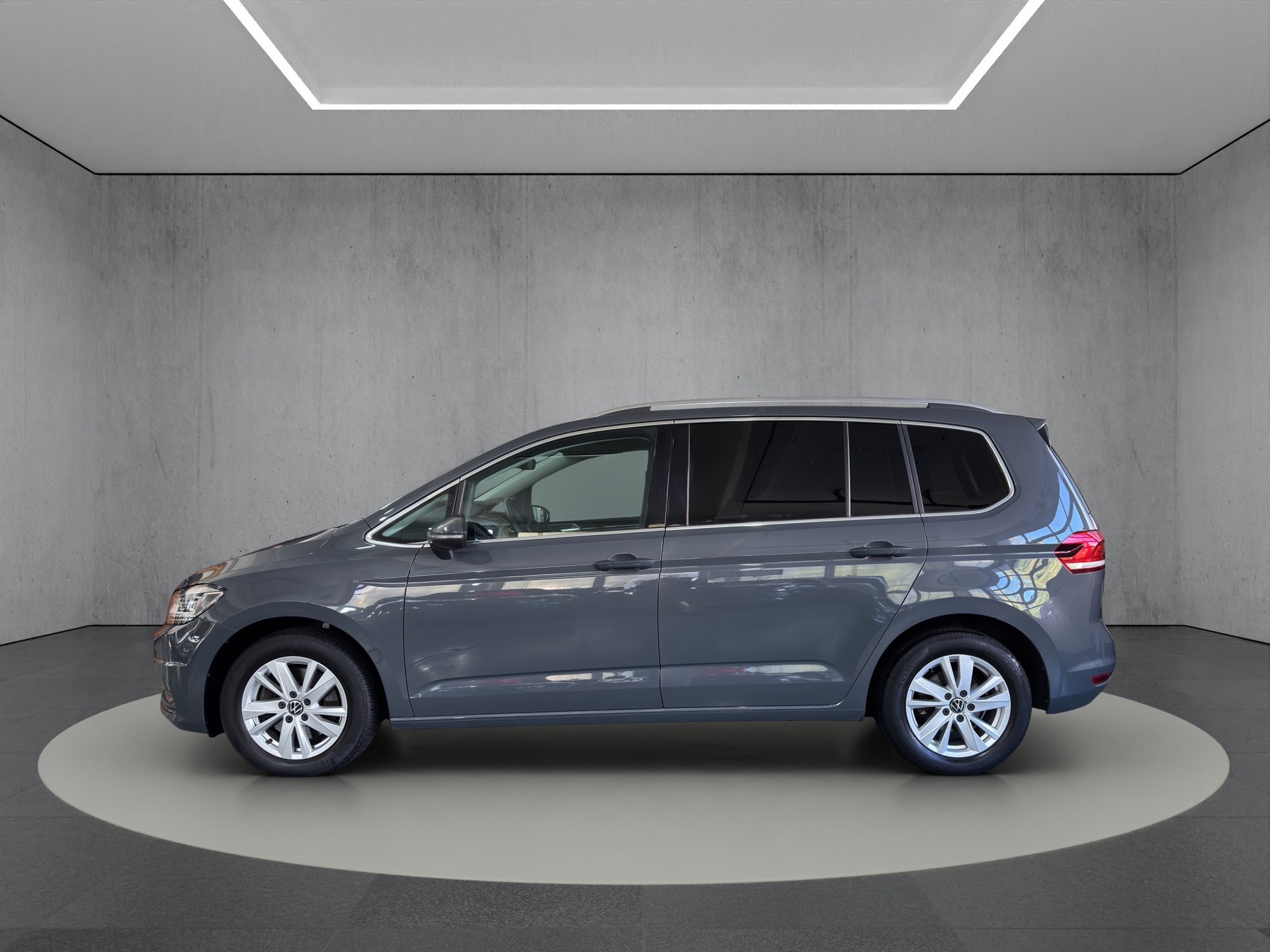 VW Touran 1.5 TSI EVO Highline 7-Pl. DSG "Kindersitze integriert-Pano-AHK"-image-2