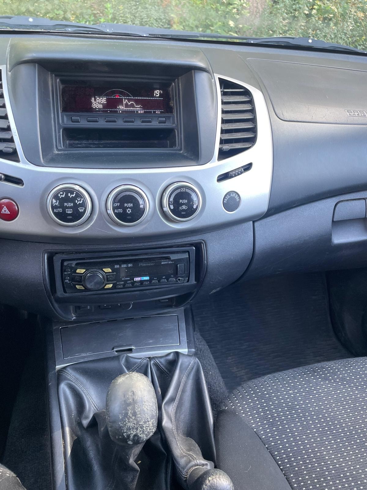 MITSUBISHI L 200 2.5 DID HP Intense Double Cab-image-10
