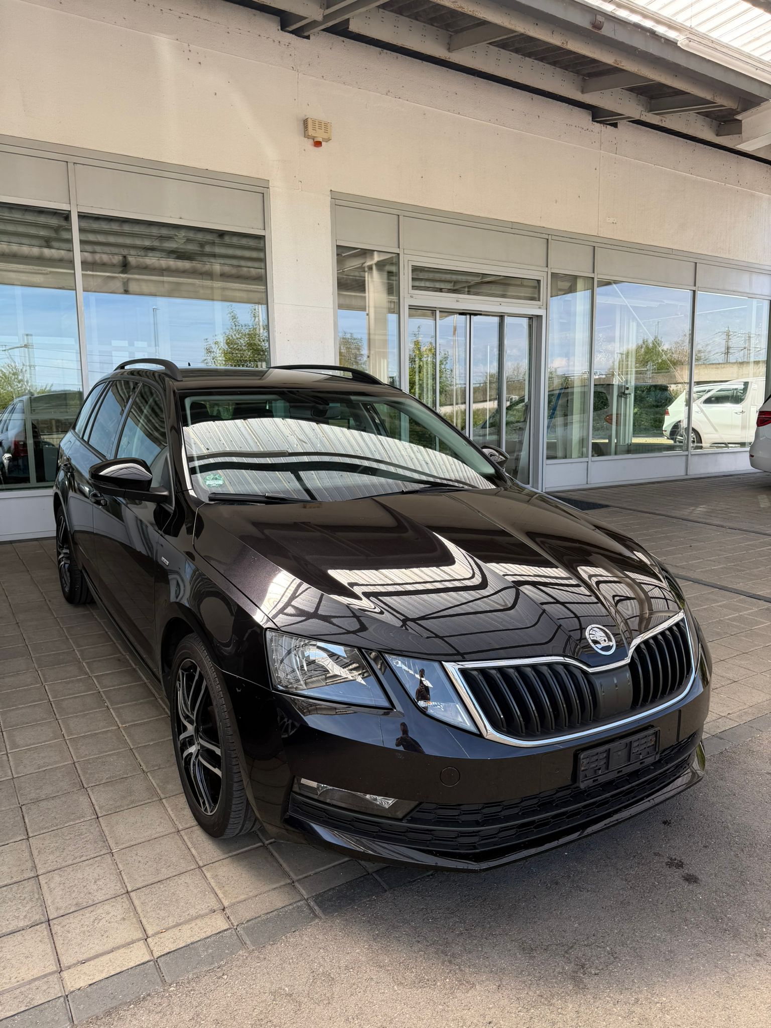 SKODA Octavia Combi 1.6 TDI Clever-image-0