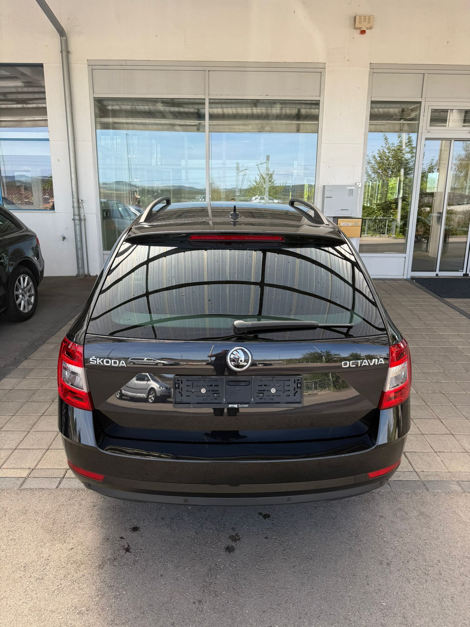 SKODA Octavia Combi 1.6 TDI Clever-image-4