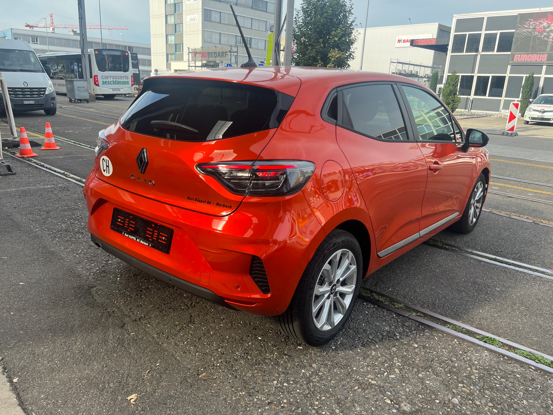 RENAULT Clio 1.0 Techno-image-6