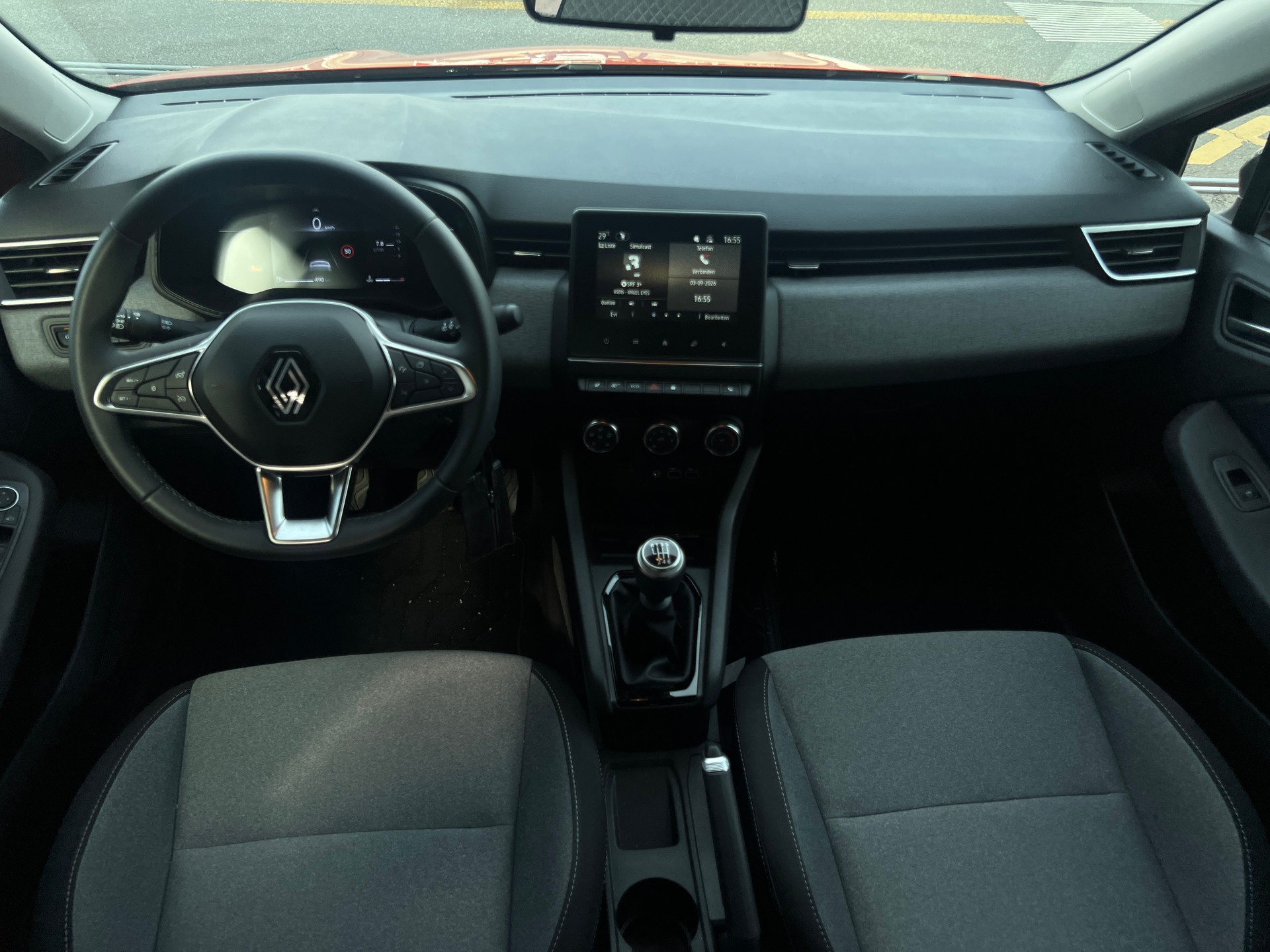 RENAULT Clio 1.0 Techno-image-11