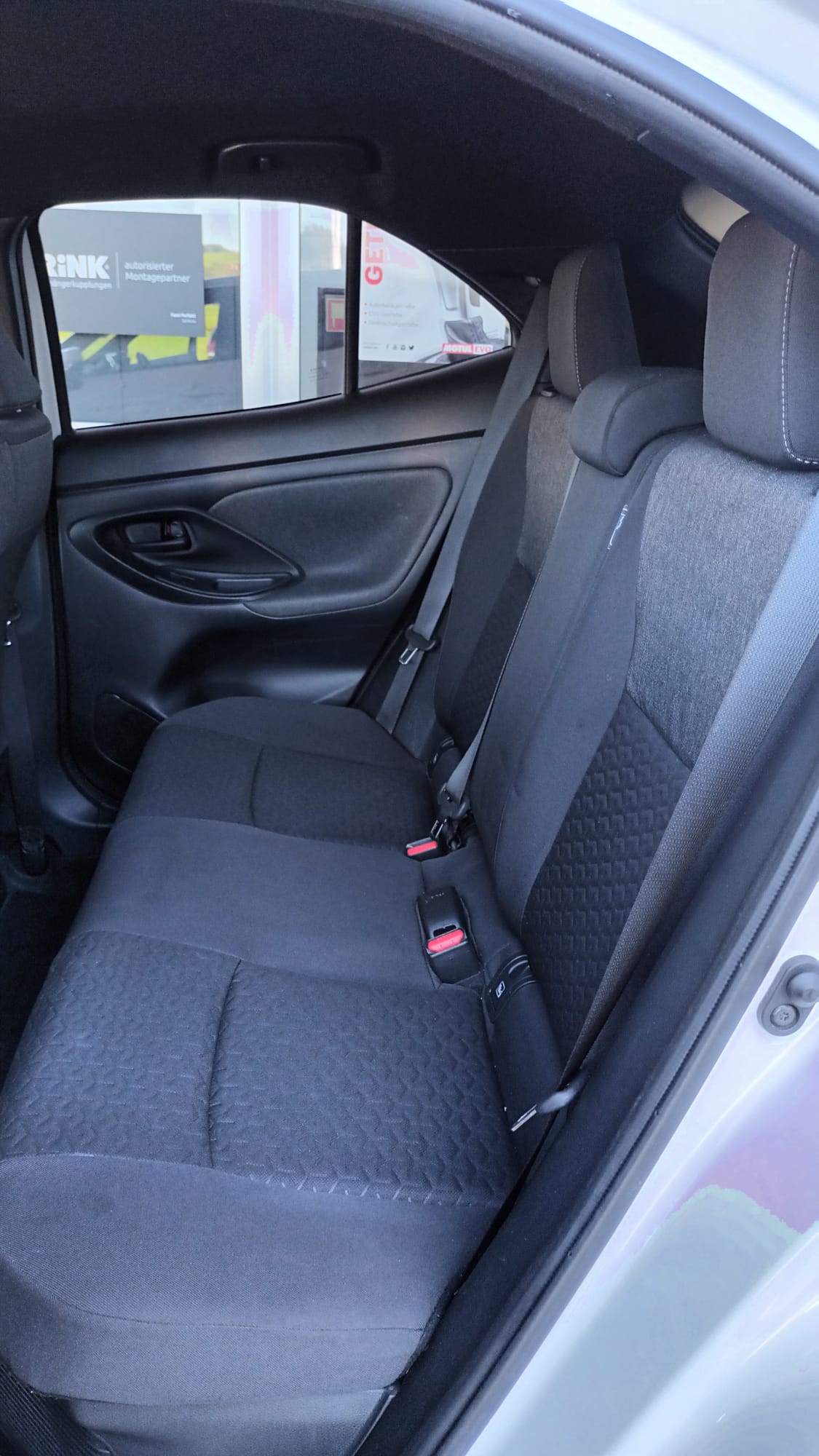 TOYOTA Yaris Cross 1.5 Team Deutschland e-CVT AWDi-image-15