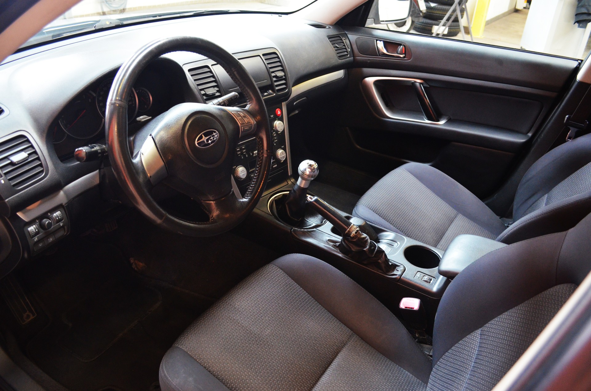 SUBARU Legacy 2.0R AWD Comfort-image-7