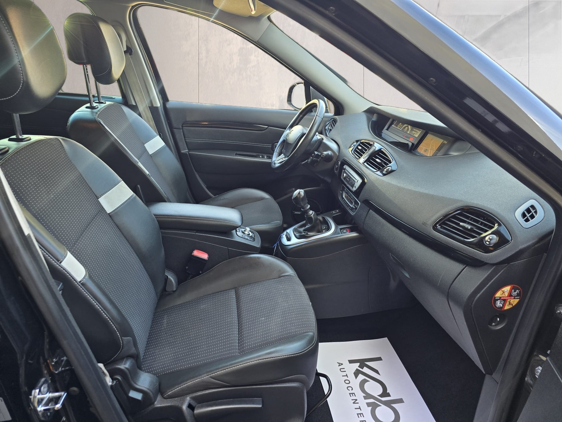 RENAULT Grand Scénic 1.2 16V Turbo Expression-image-12