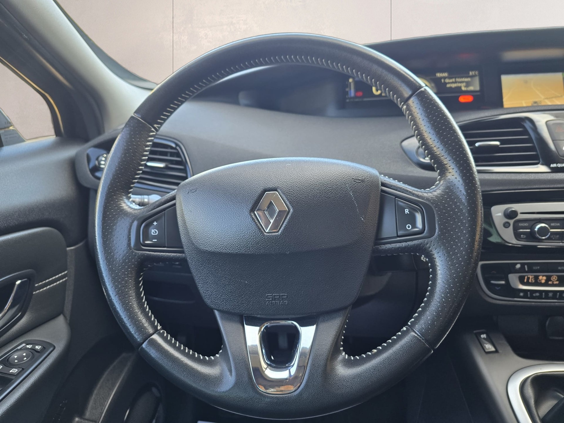 RENAULT Grand Scénic 1.2 16V Turbo Expression-image-9