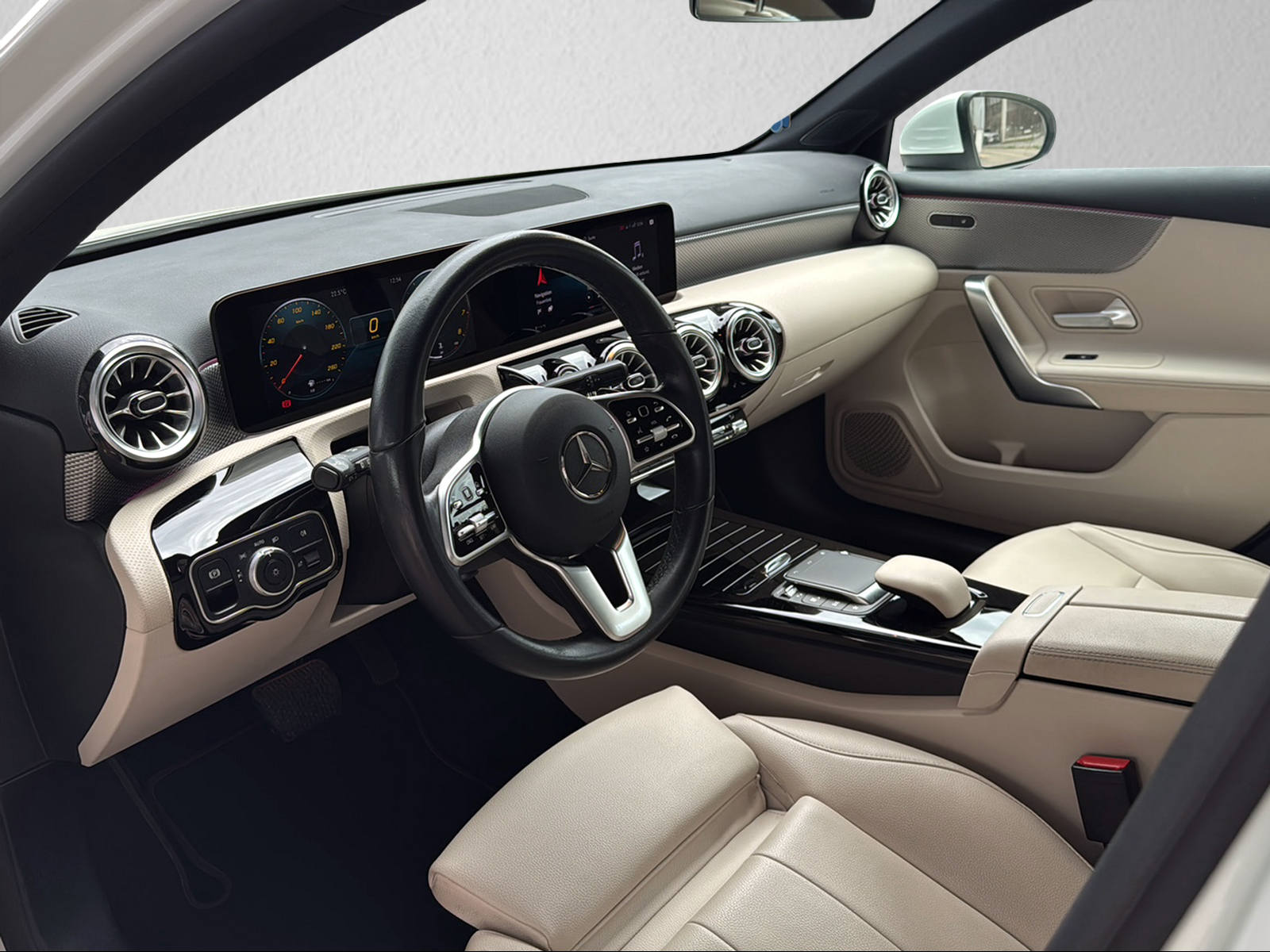 MERCEDES-BENZ A 180 Progressive 7G-DCT-image-5