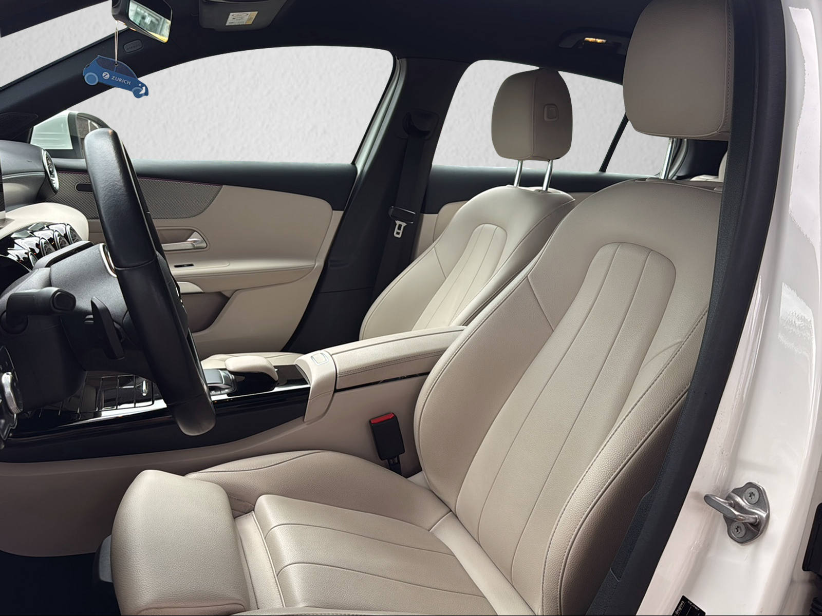 MERCEDES-BENZ A 180 Progressive 7G-DCT-image-6