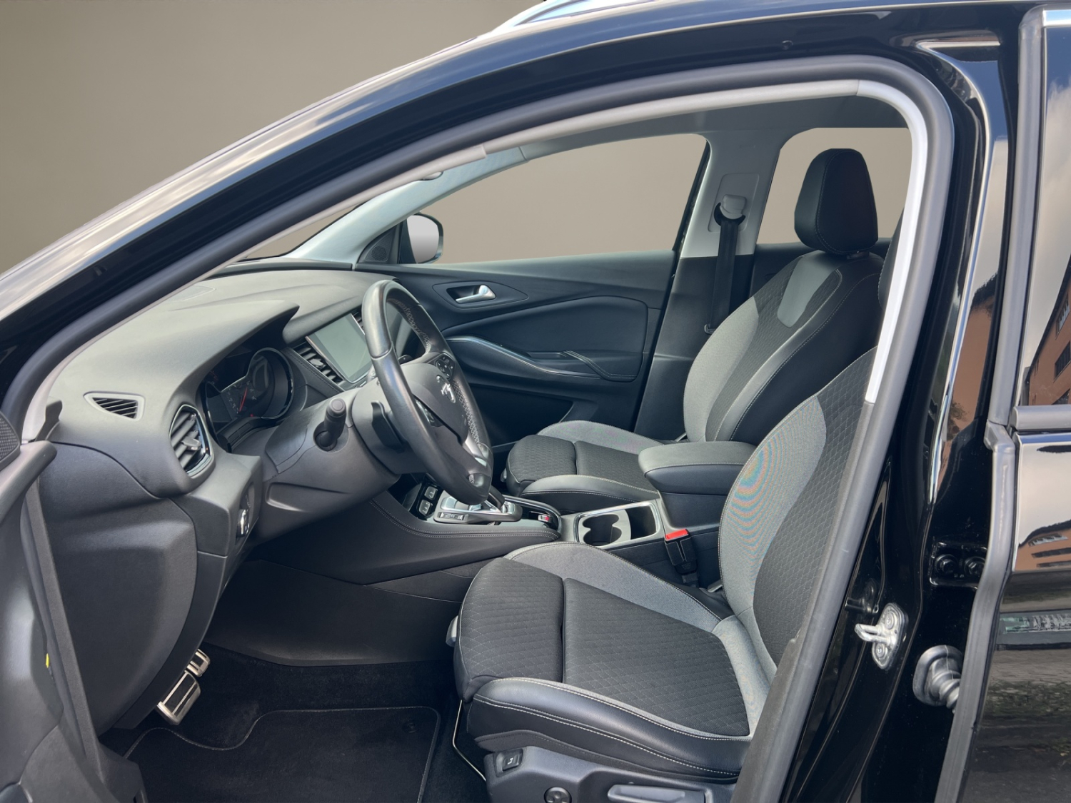 OPEL Grandland X 1.6 T PHEV Ultimate-image-8