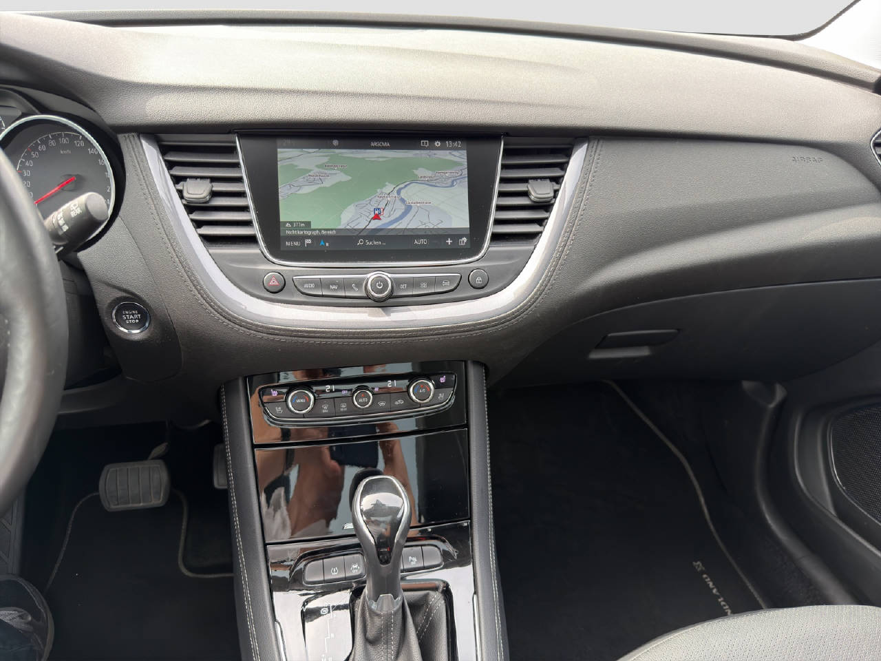 OPEL Grandland X 1.6 T Ultimate-image-10