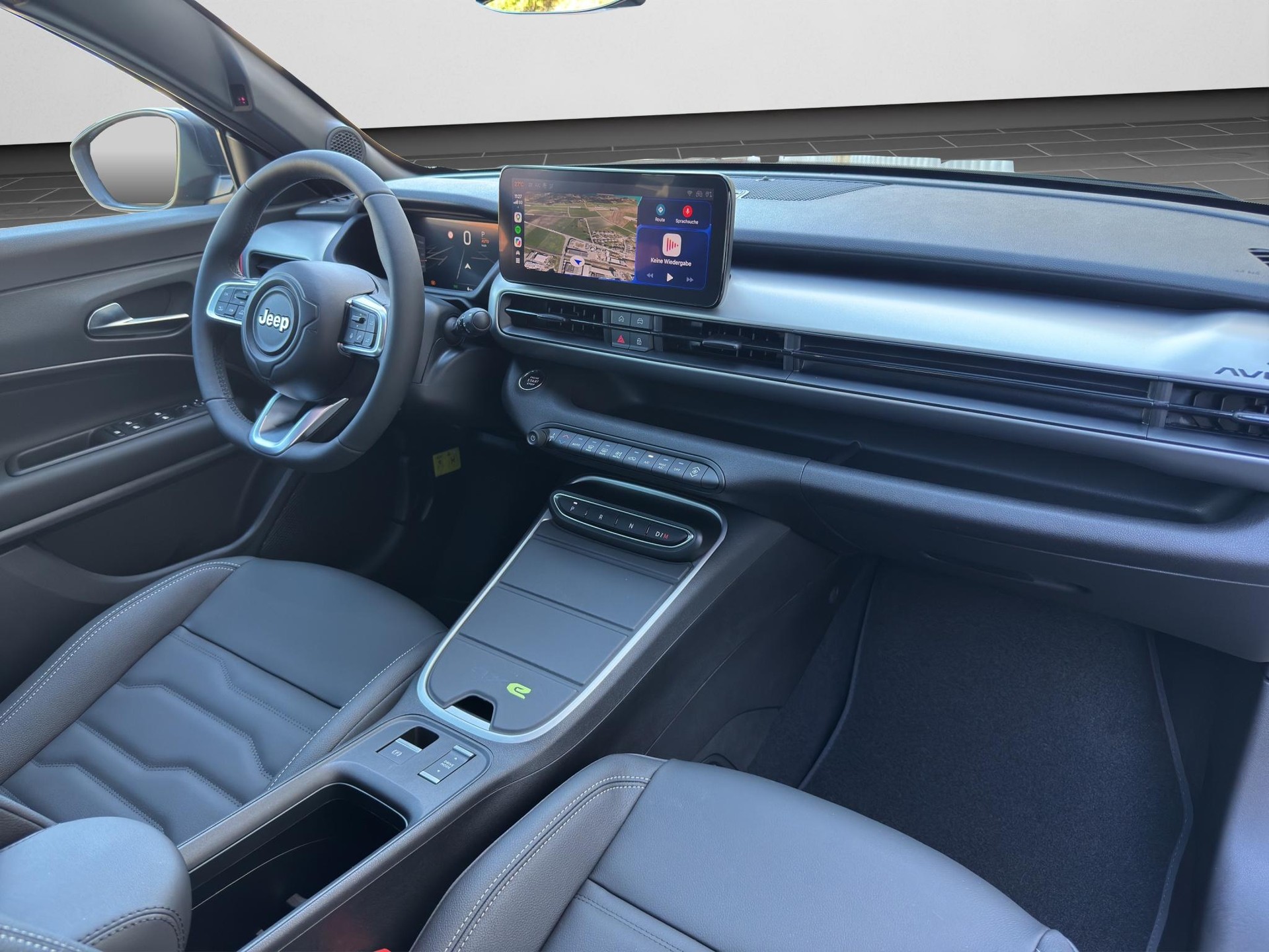 JEEP Avenger 1.2 MHEV Overland 4xe-image-10