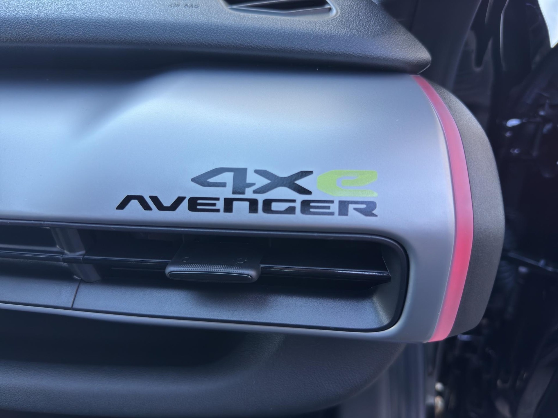 JEEP Avenger 1.2 MHEV Overland 4xe-image-12