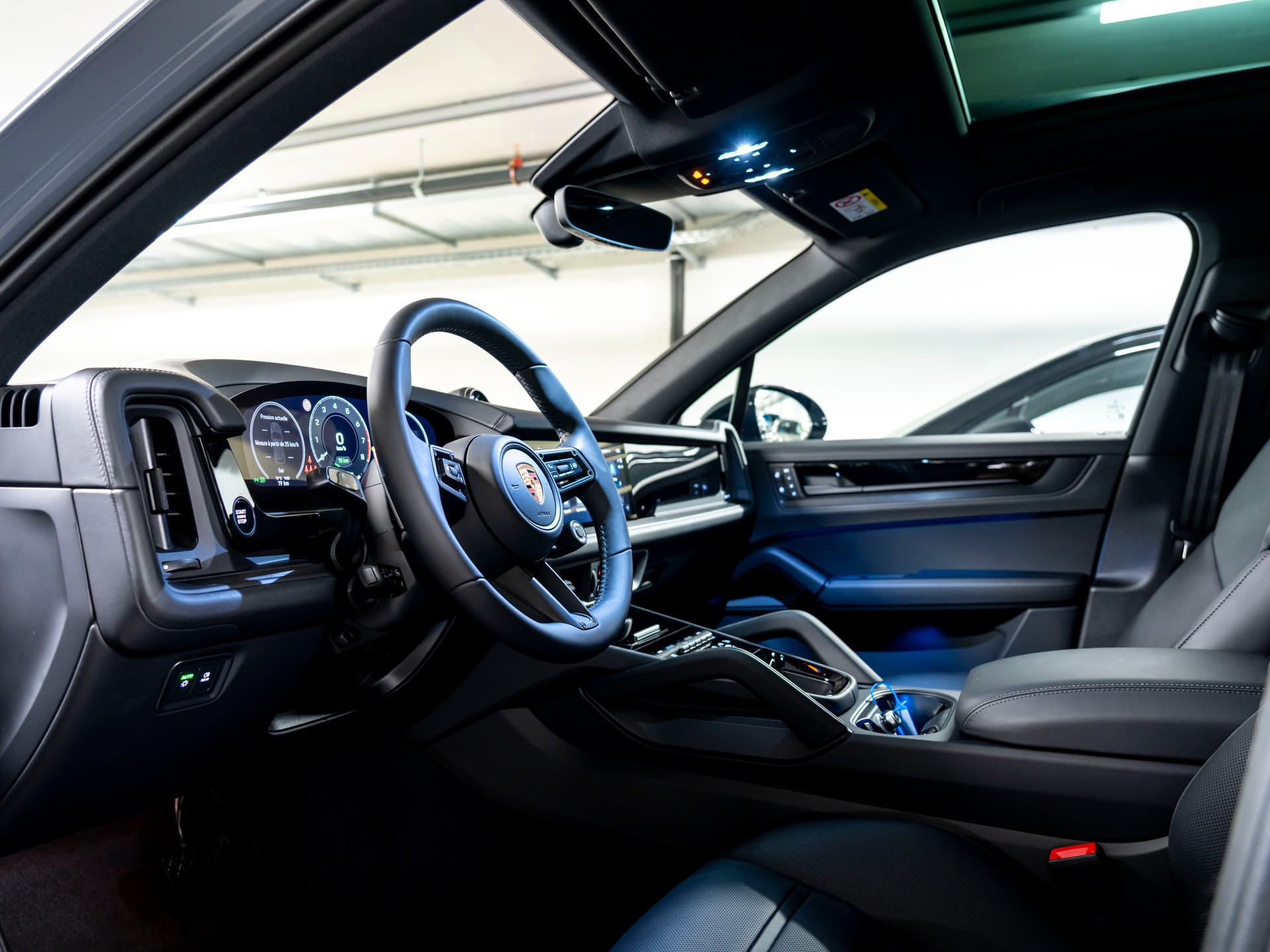 PORSCHE Cayenne E-Hybrid Black Edition Tiptronic-image-10