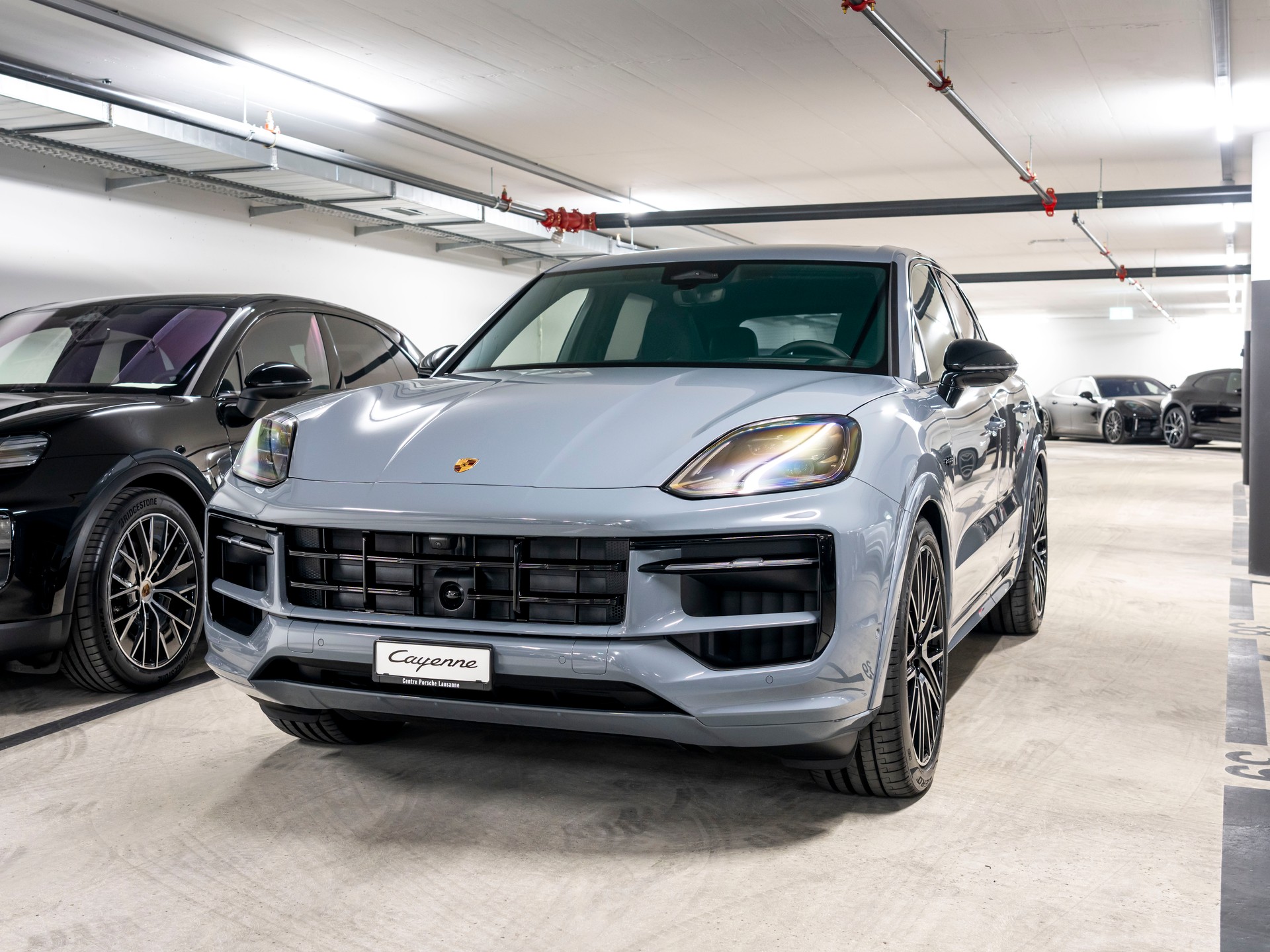PORSCHE Cayenne E-Hybrid Black Edition Tiptronic-image-0