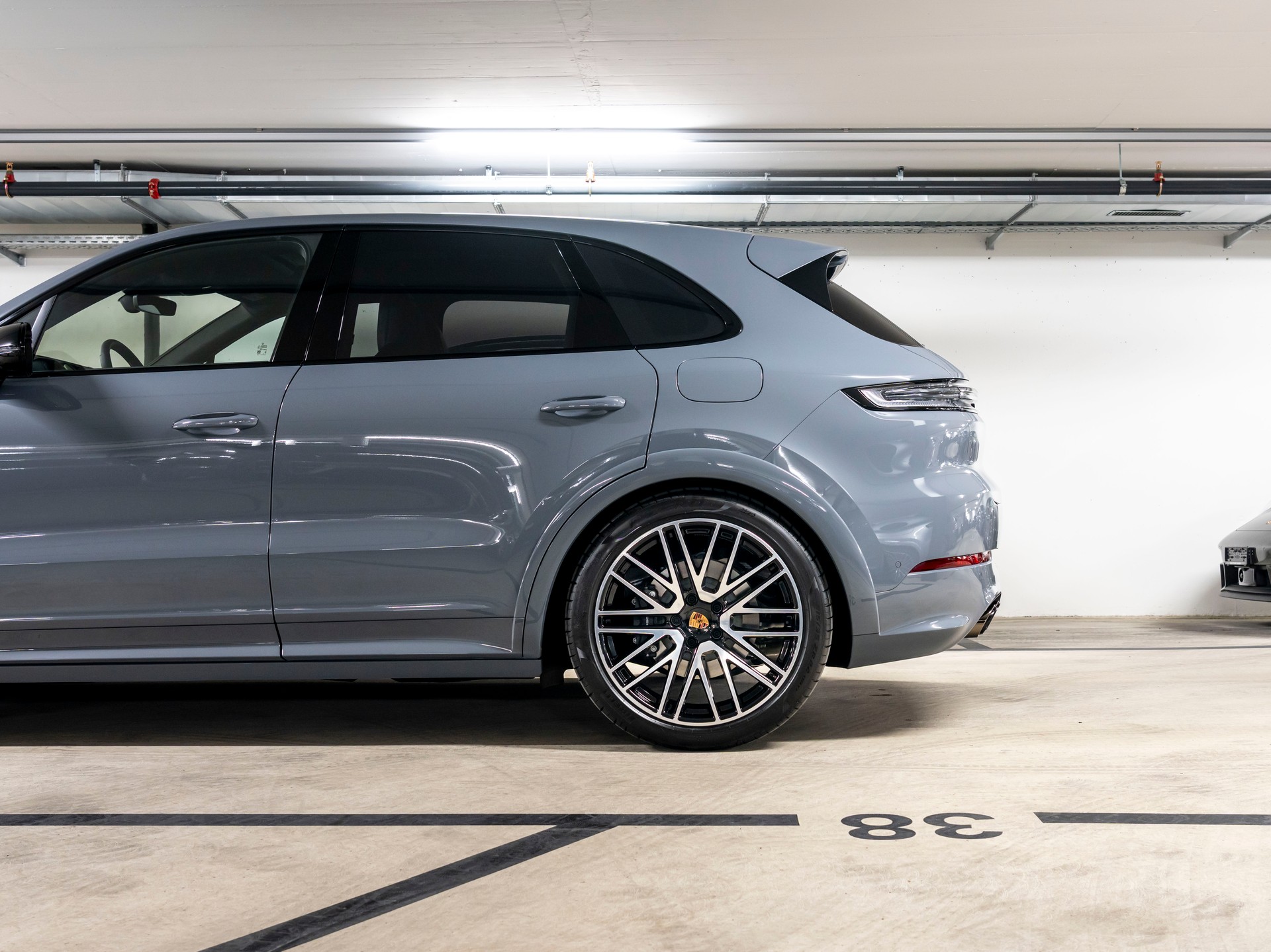 PORSCHE Cayenne E-Hybrid Black Edition Tiptronic-image-6