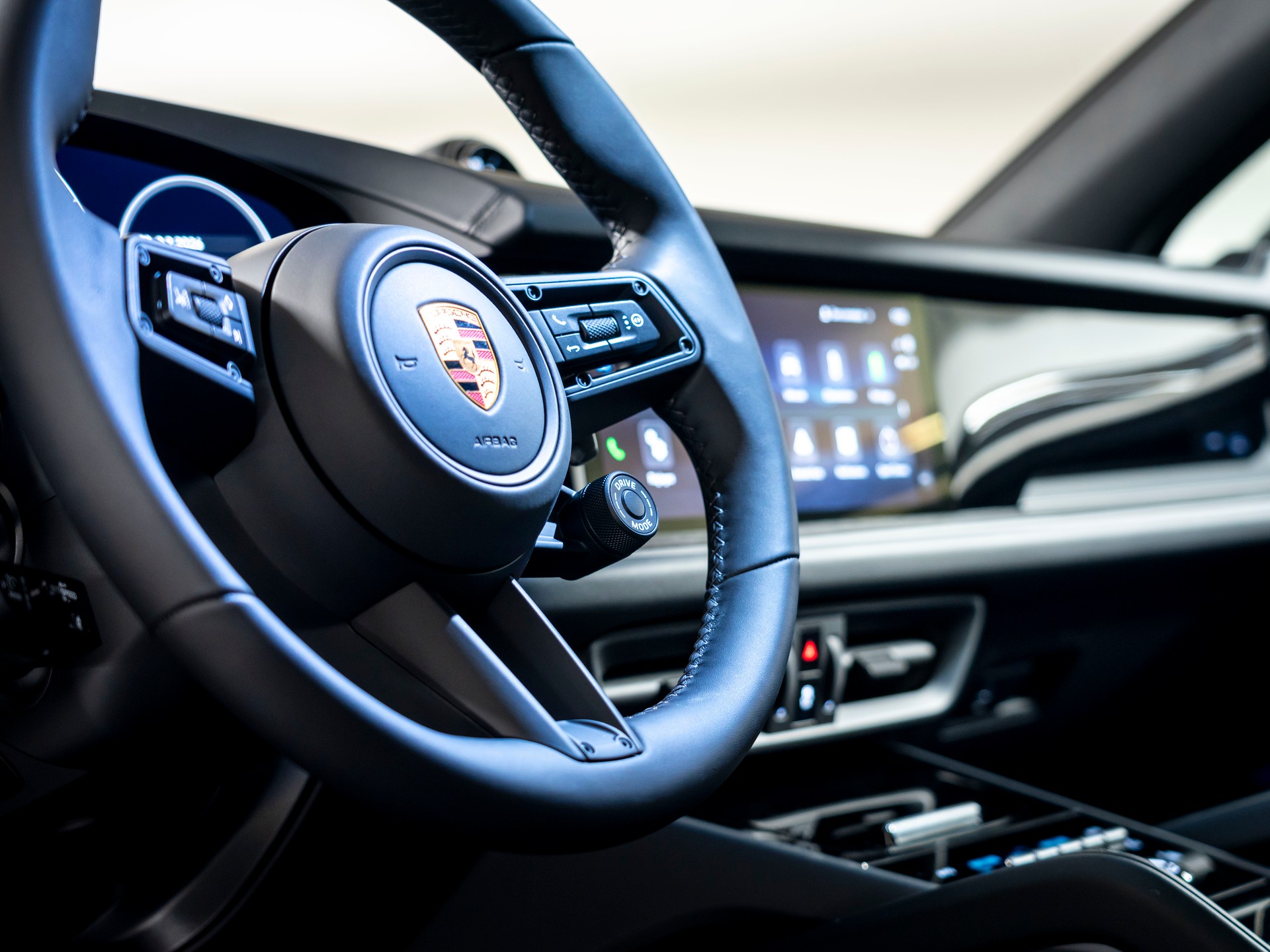 PORSCHE Cayenne E-Hybrid Black Edition Tiptronic-image-12