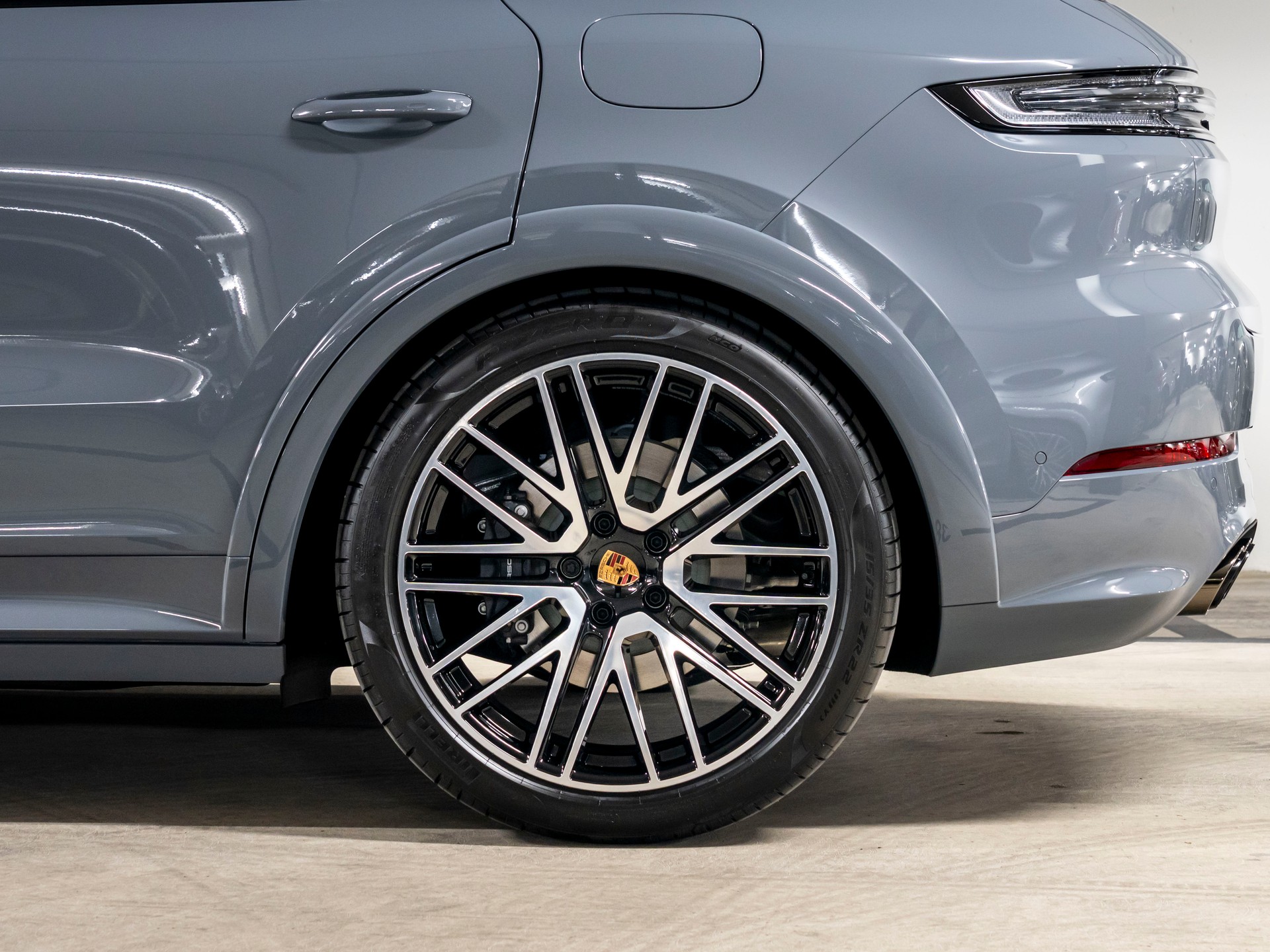 PORSCHE Cayenne E-Hybrid Black Edition Tiptronic-image-26