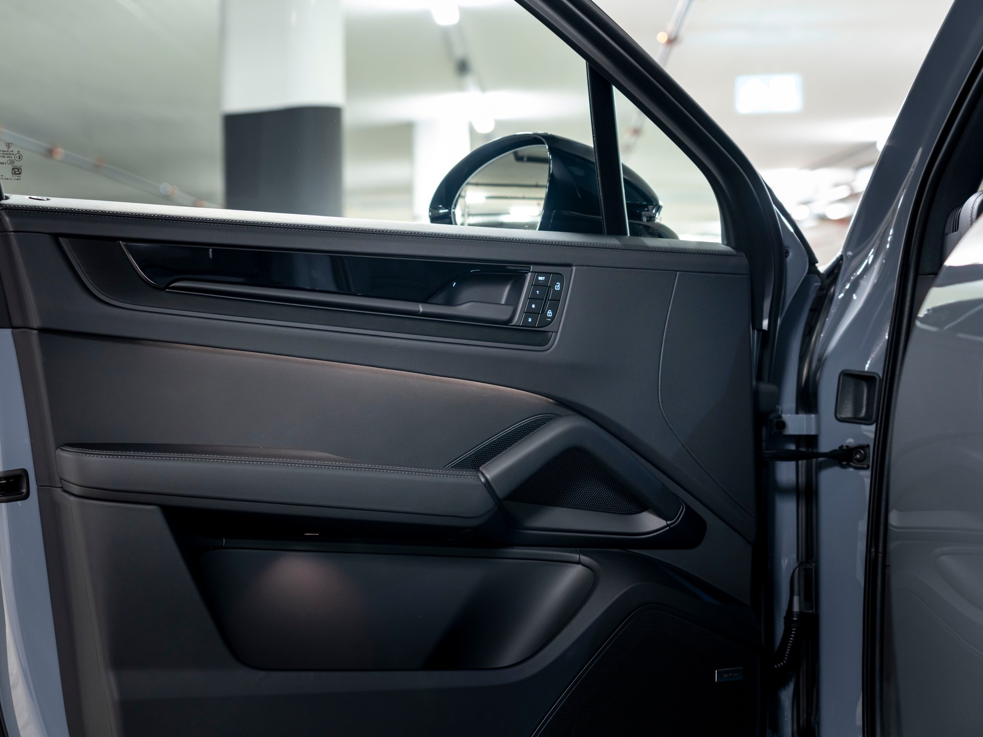 PORSCHE Cayenne E-Hybrid Black Edition Tiptronic-image-20