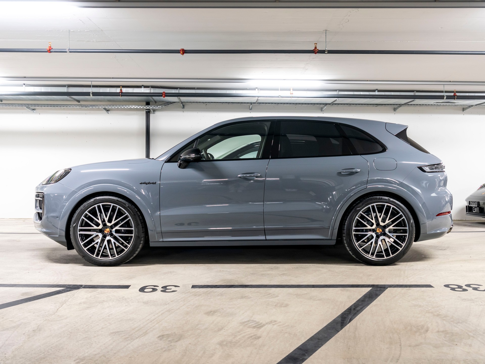 PORSCHE Cayenne E-Hybrid Black Edition Tiptronic-image-1