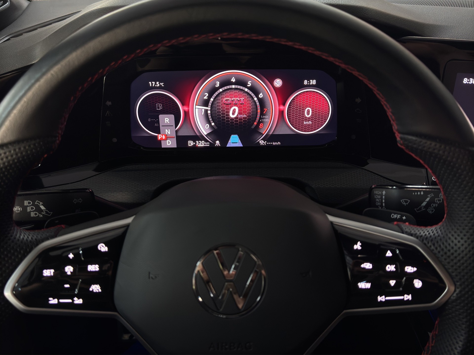 VW Golf 2.0 TSI GTI DSG "AHK-Pano-DCC-Head Up-Harm.-Kardon"-image-14
