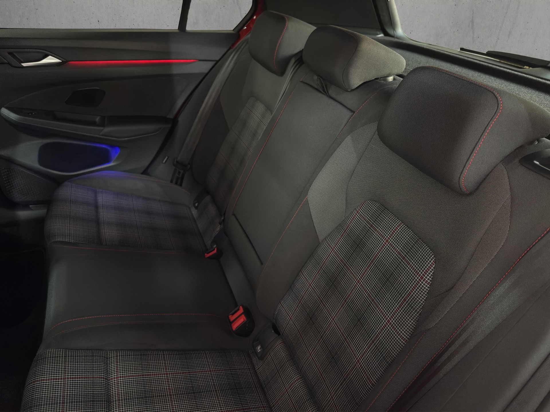 VW Golf 2.0 TSI GTI DSG "AHK-Pano-DCC-Head Up-Harm.-Kardon"-image-10