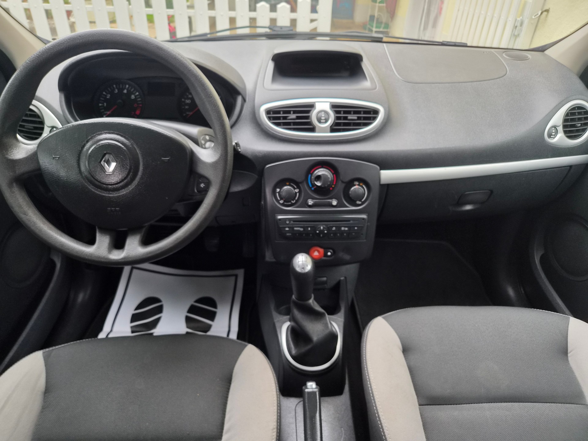 RENAULT Clio 1.2 16V Expression-image-13