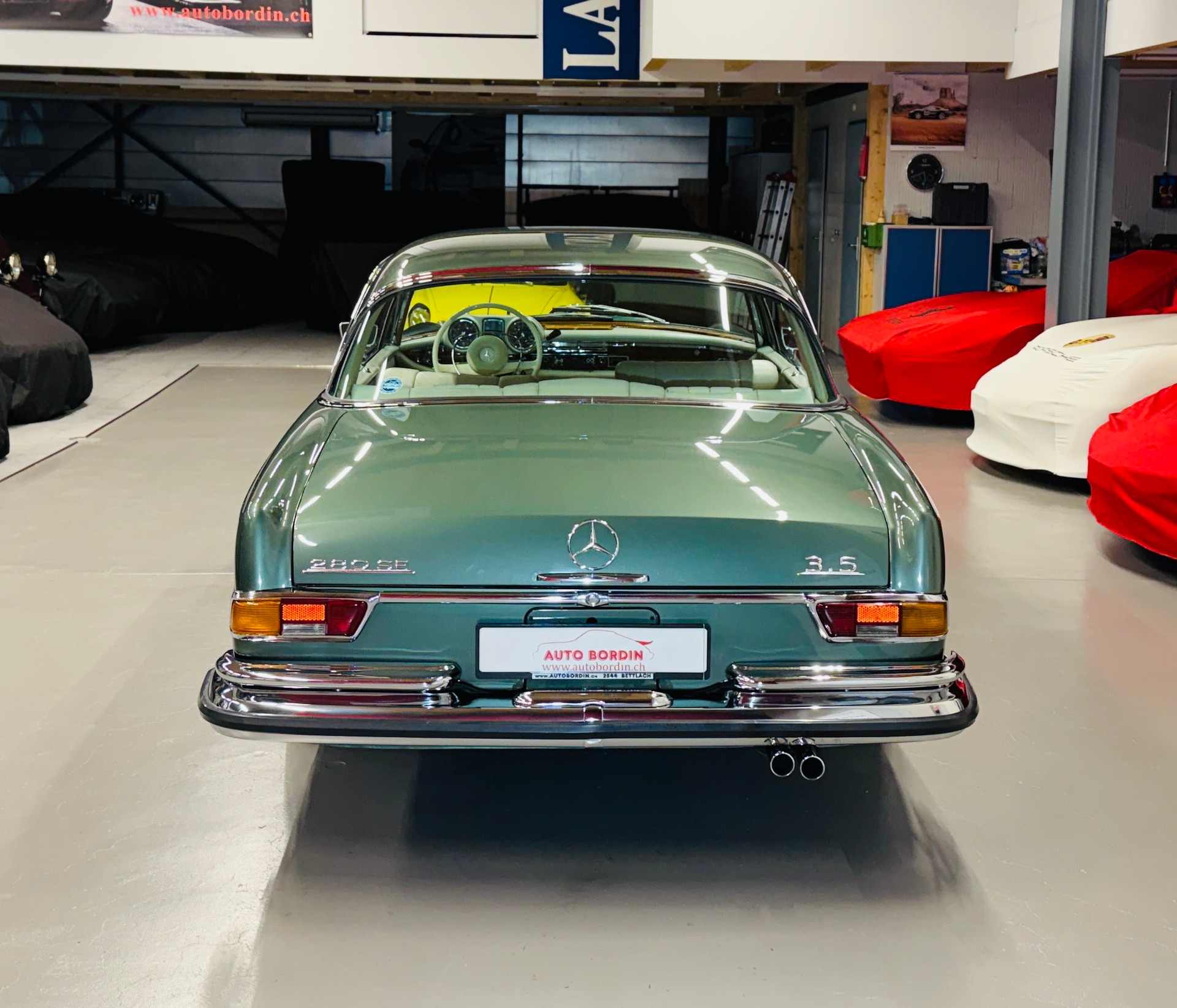 MERCEDES-BENZ 280 SE 3.5 V8 Coupé W111 „Moosgrün metallic“-image-7