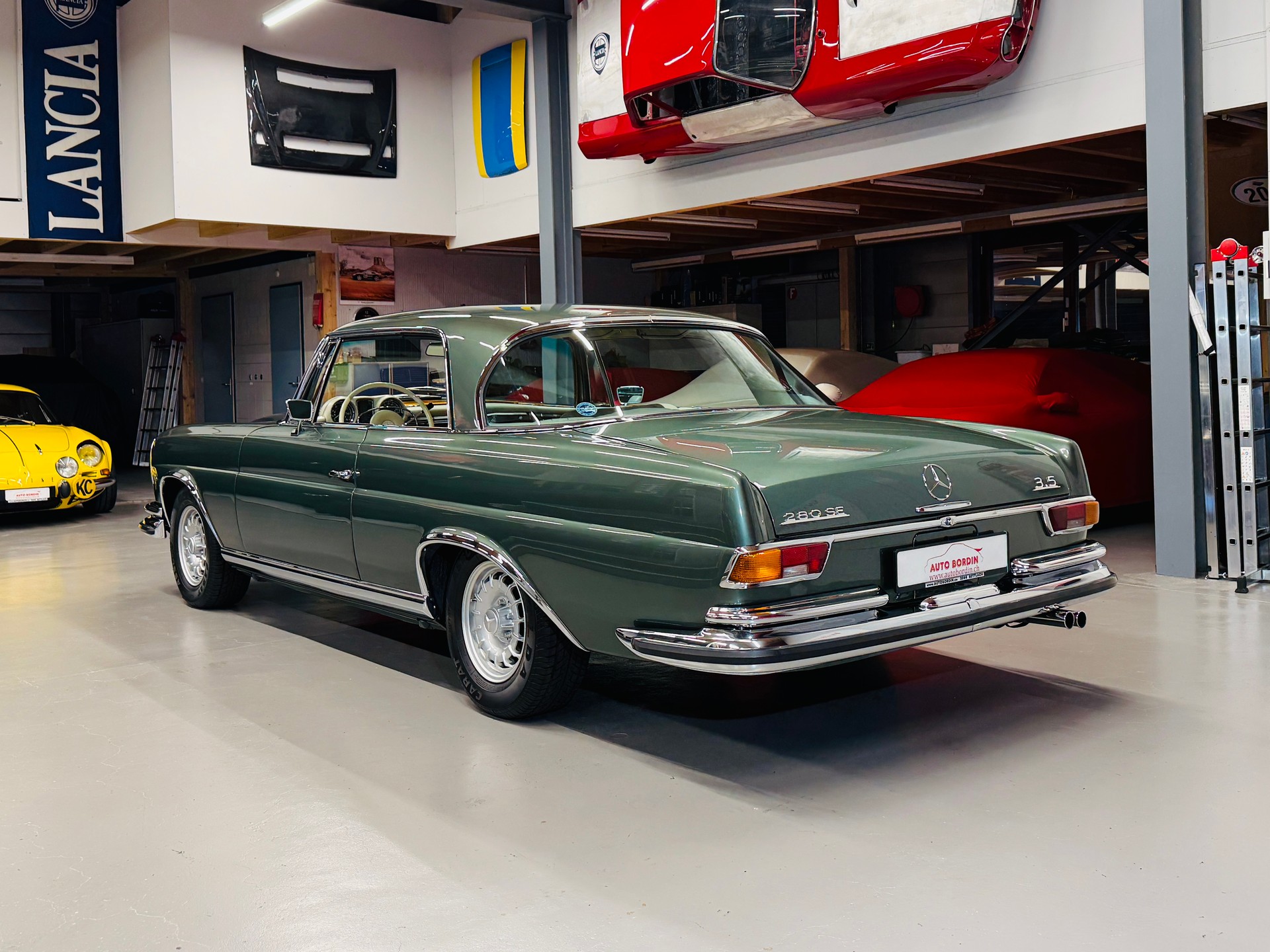MERCEDES-BENZ 280 SE 3.5 V8 Coupé W111 „Moosgrün metallic“-image-6