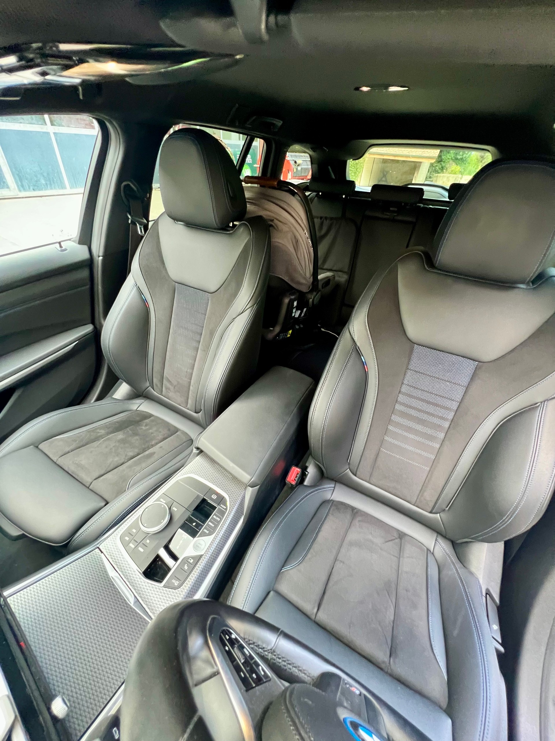 BMW 320e xDrive-image-3