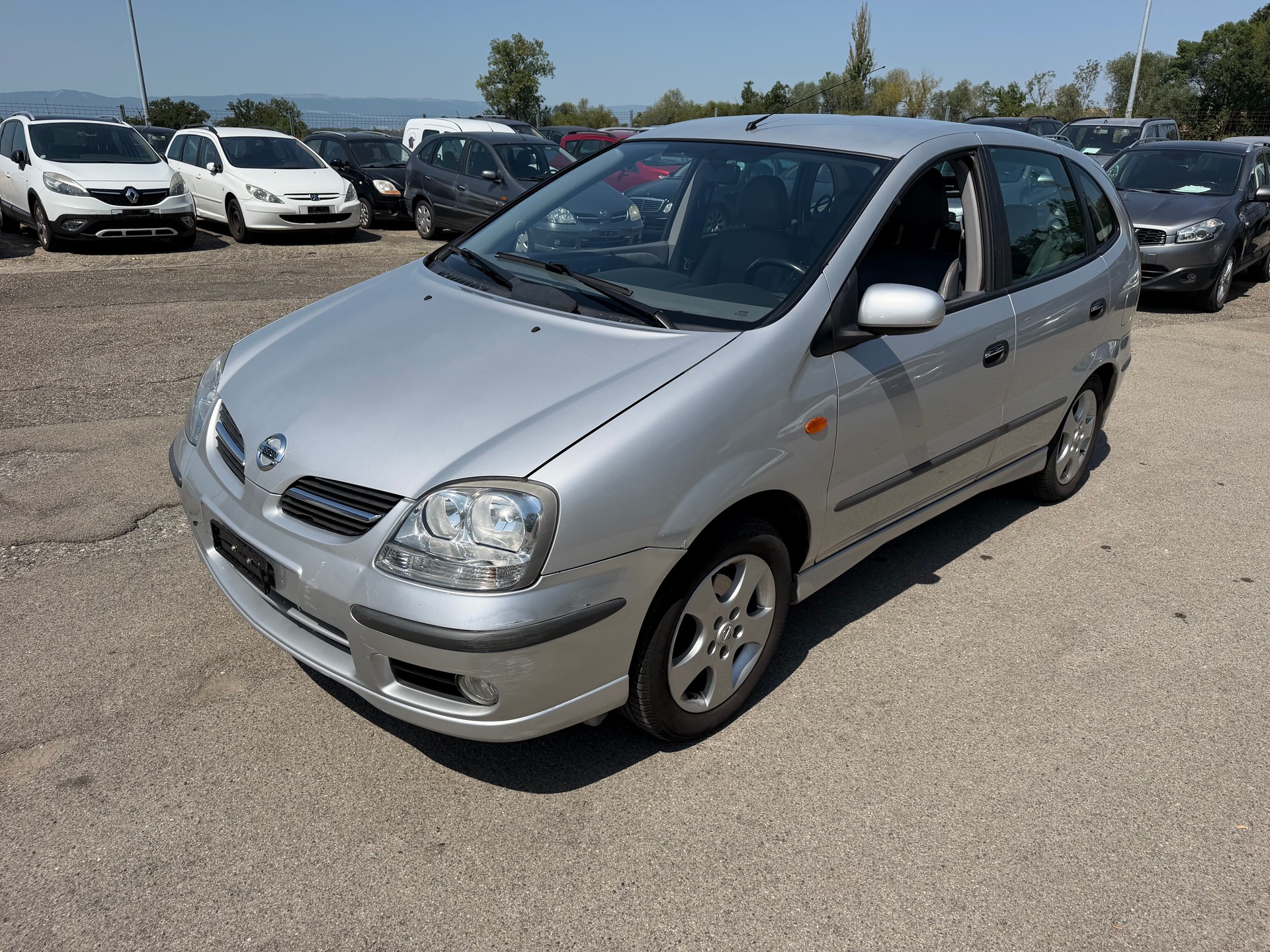 NISSAN Almera Tino 1.8 16V visia