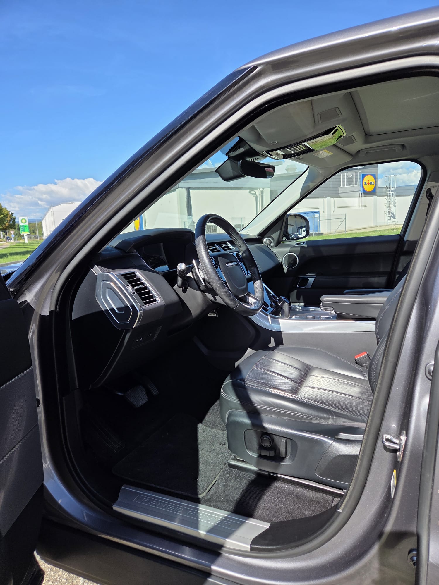 LAND ROVER Range Rover Sport P400e 2.0 I4 PHEV SE Automatic-image-15
