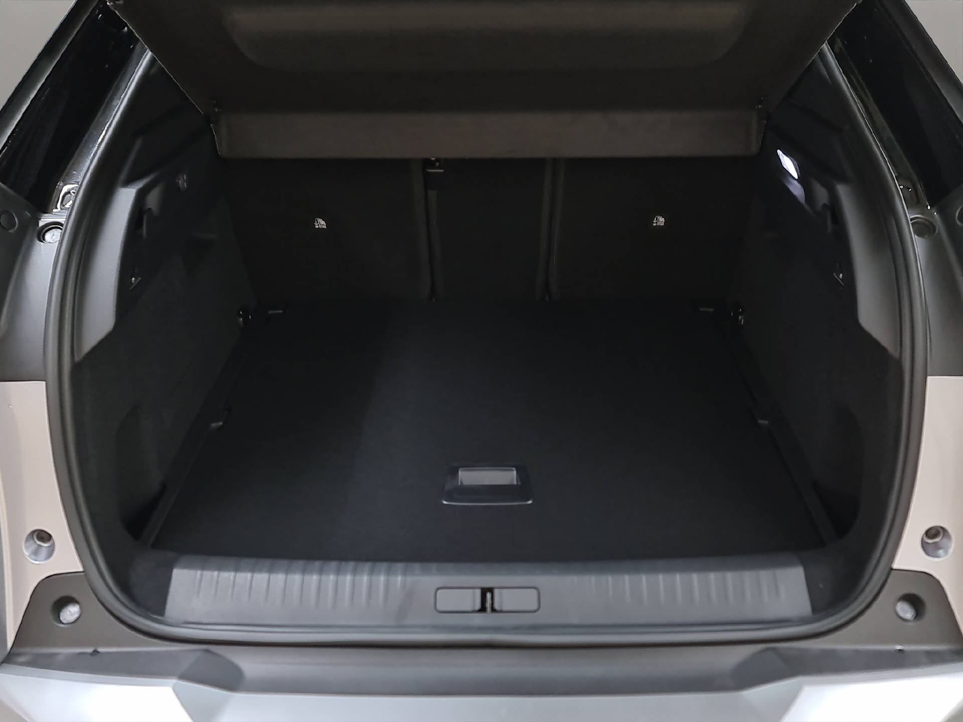 PEUGEOT 3008 1.2 Hybrid GT Exclusive-image-11