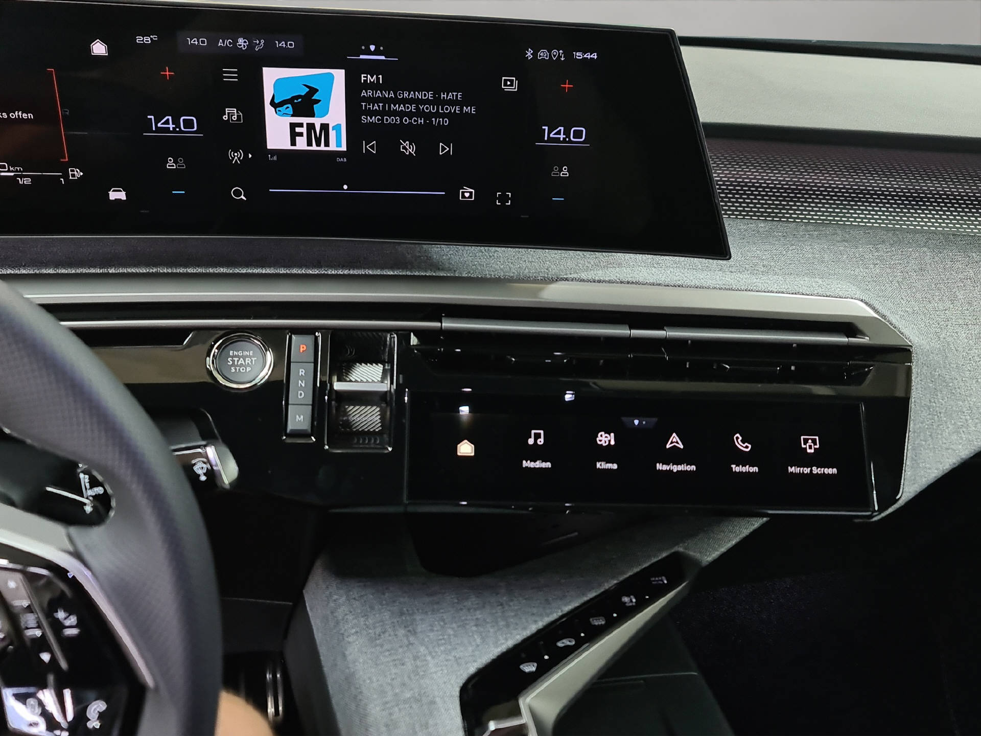 PEUGEOT 3008 1.2 Hybrid GT Exclusive-image-8