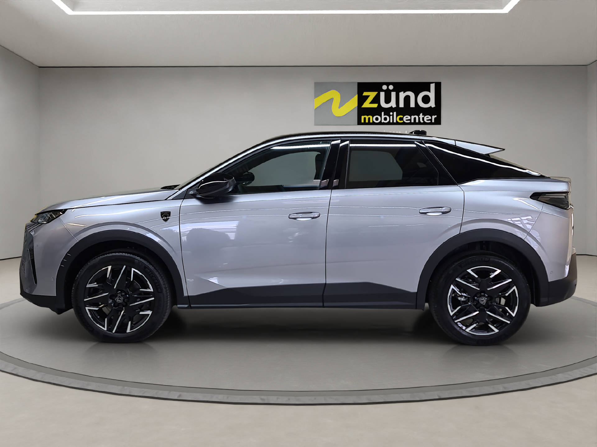 PEUGEOT 3008 1.2 Hybrid GT Exclusive-image-1