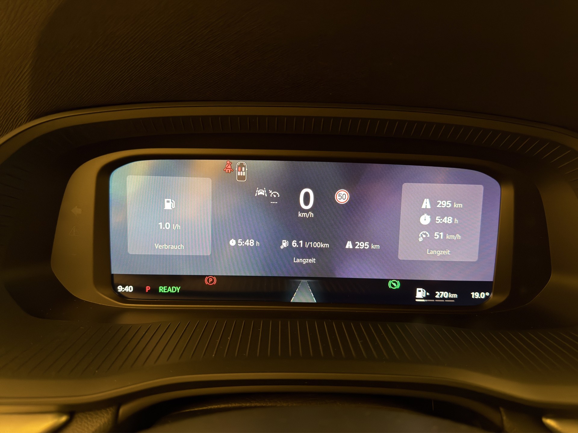SKODA Octavia Combi 1.5 eTSI Essence DSG-image-7