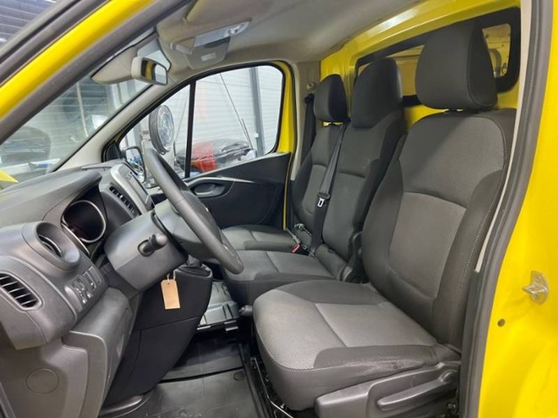 RENAULT Trafic 2.0 ENERGY dCi145 3.0t Business L1H1-image-5