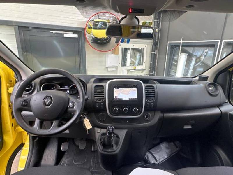 RENAULT Trafic 2.0 ENERGY dCi145 3.0t Business L1H1-image-4