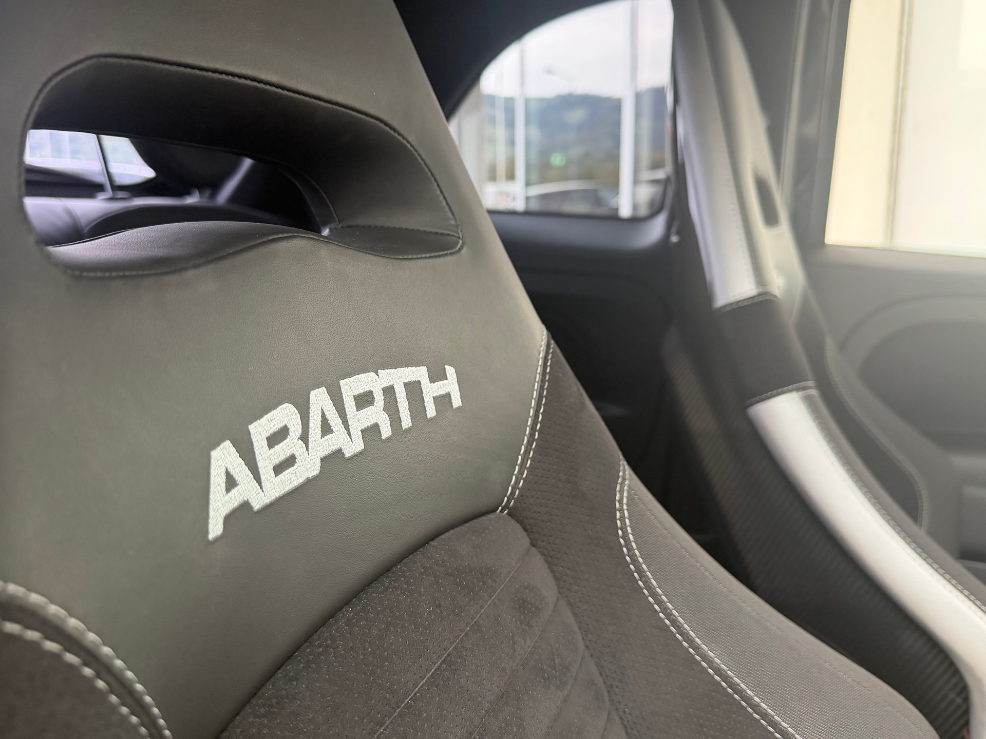FIAT 595 1.4 16V Turbo Abarth Pista-image-4